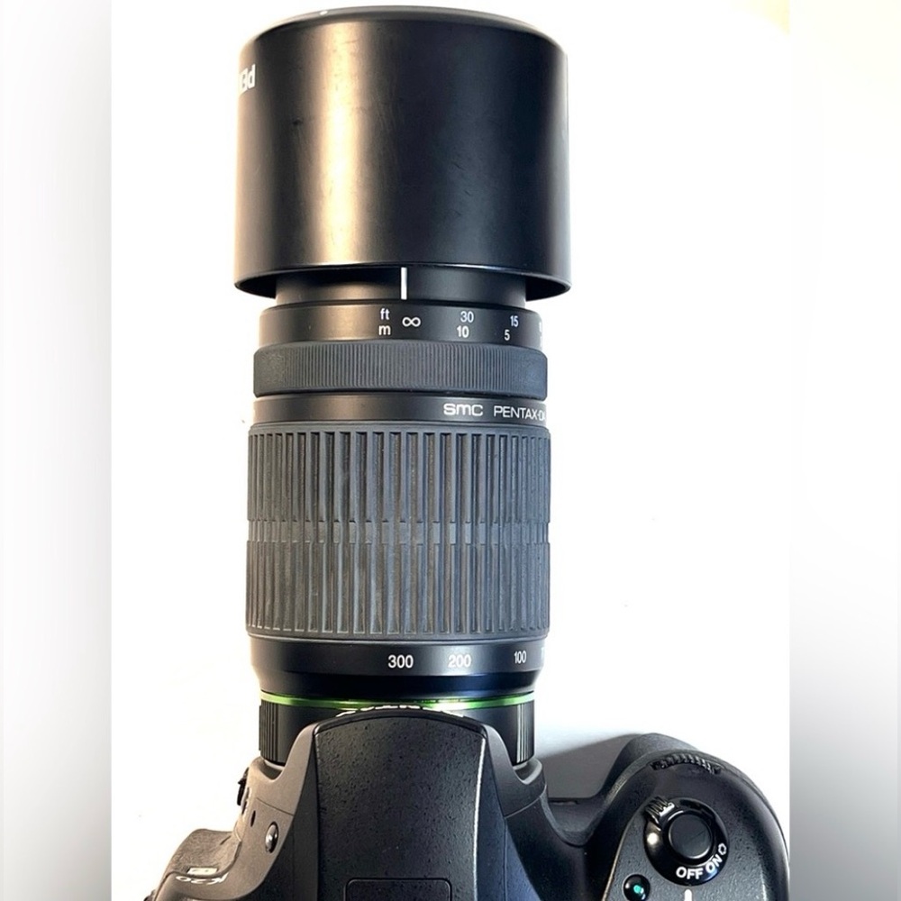 Pentax K20 Black Digital SLR Camera with Wide Angle and Telephoto Lenses - Picture 4 of 9